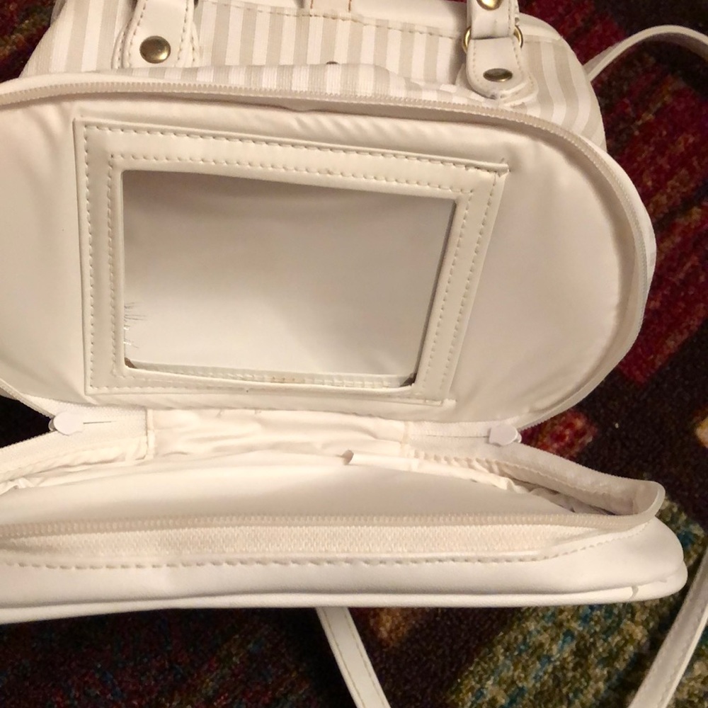 Small tote - Picture 4 of 12